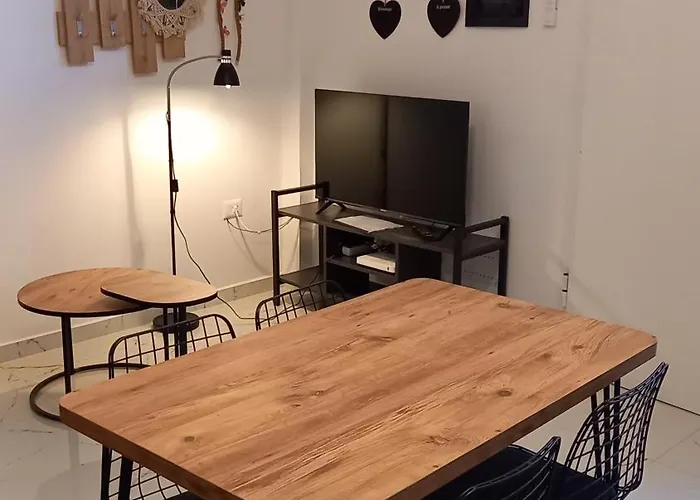 Mar Tina * Golem (Tirana)